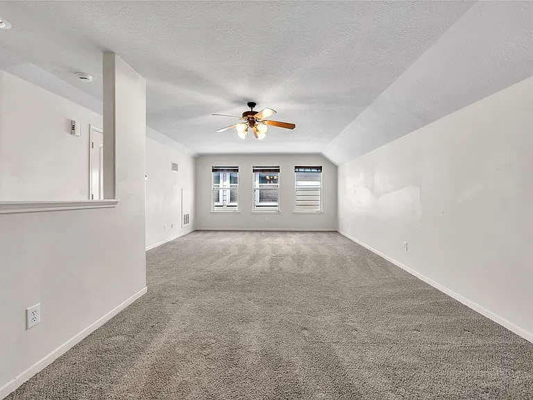 2614 Shady Acres Ct — Photo 37