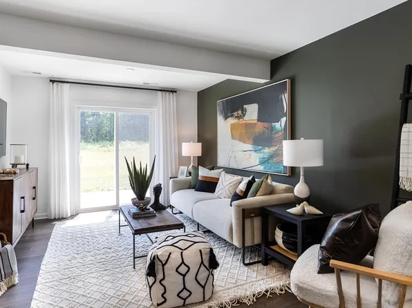 18 Balsam Ct, Bunker Hill, WV 25413