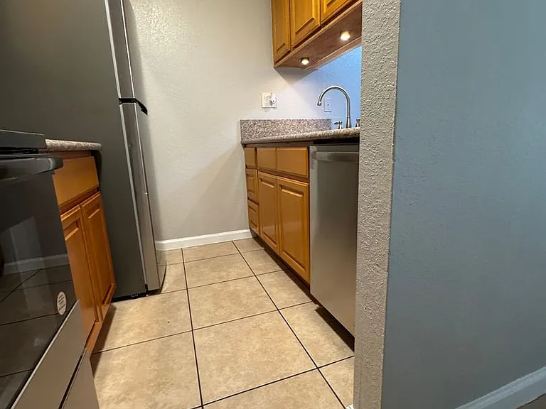 195 E Pacific Ave — Photo 5
