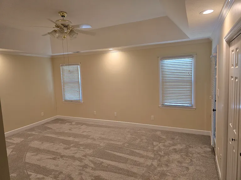 1008 Cedarwood Dr SW — Photo 8