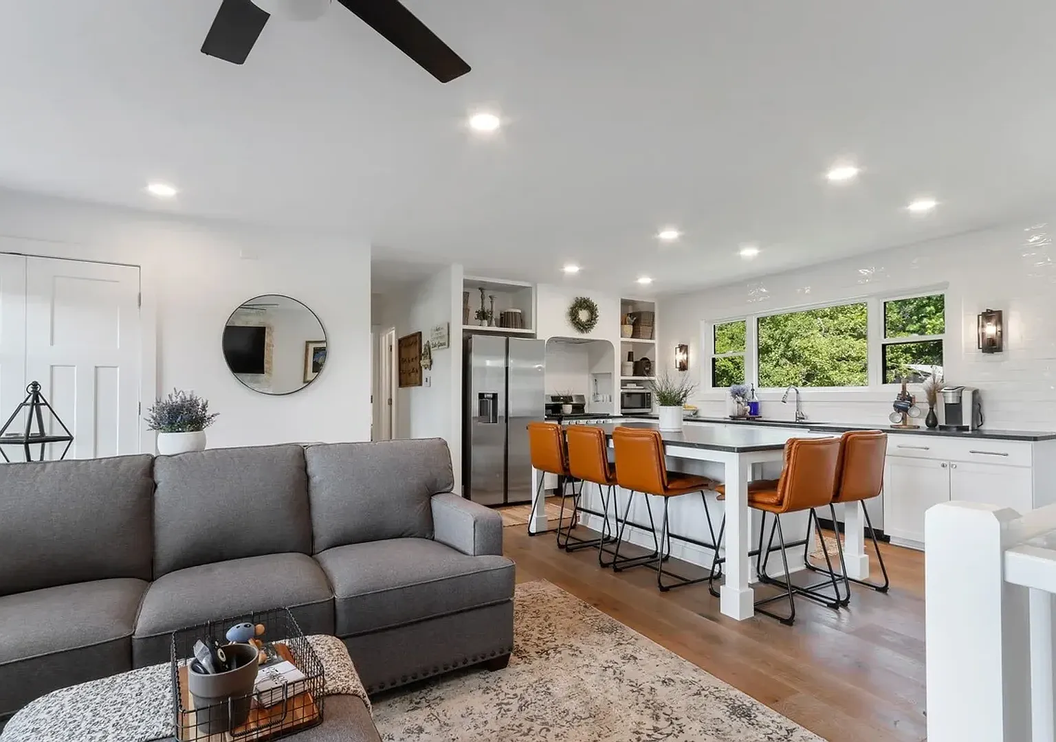 Fontana-on-Geneva Lake Furnished Home Available for Monthly & Mid-Term Rentals — Photo 3