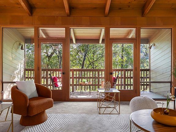 4th image of 101 Ravinia Way