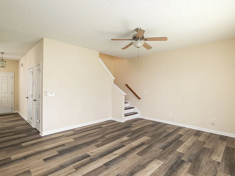 3804 Raintree Dr — Photo 12