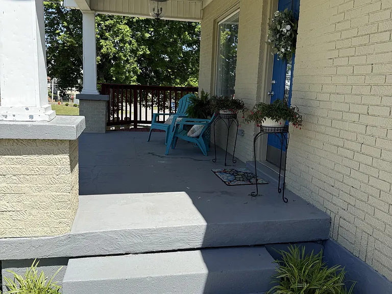 1813 Pearl St — Photo 10
