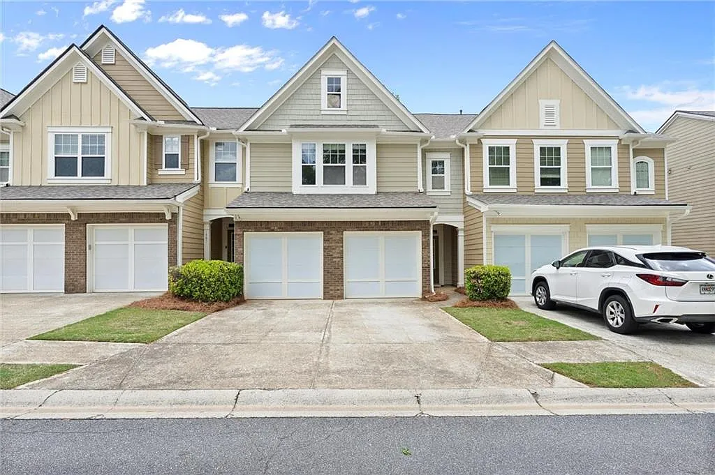 3 bed, 2.5 bath, 1996 sqft, $2,295 — Photo 1
