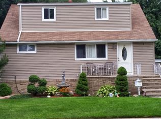 27 Bertolotto Ave, Little Ferry, NJ 07643