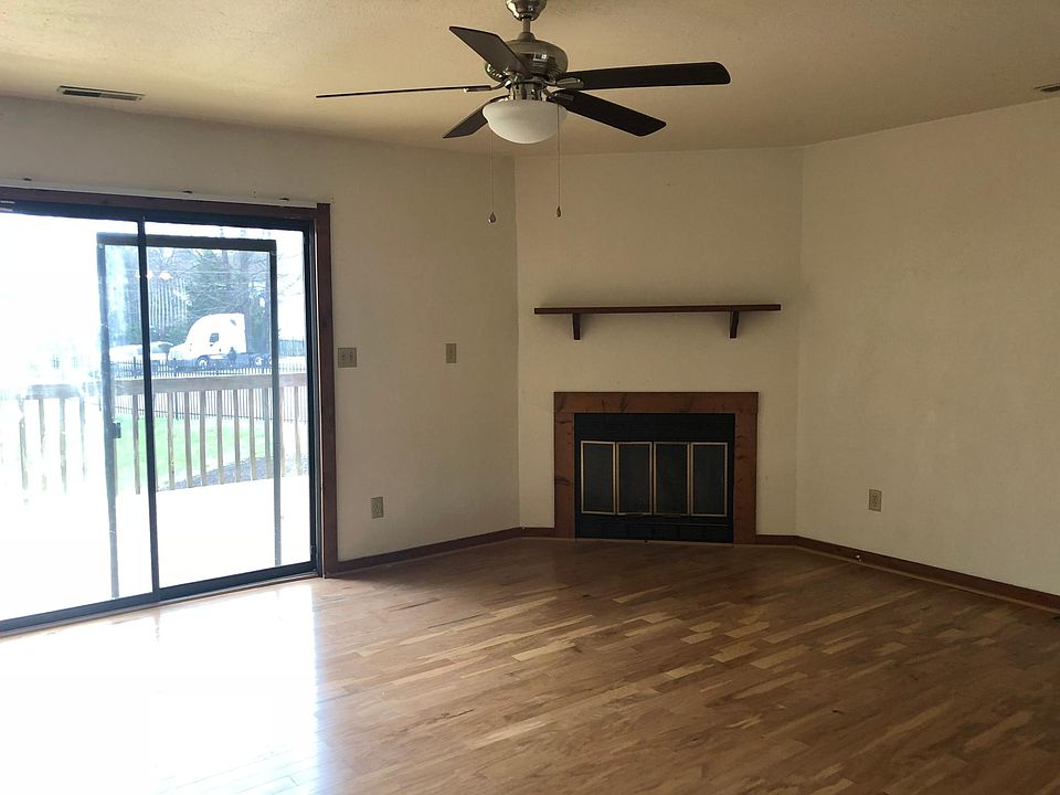 1st image of 202 Bridgewater Dr #202