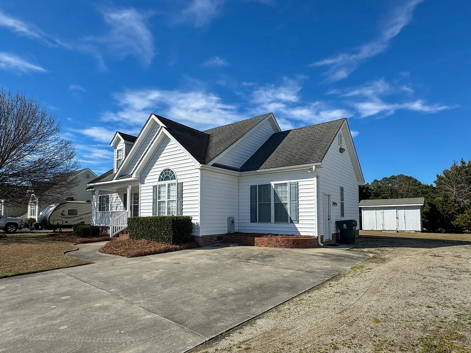655 Carrington Ln — Photo 3