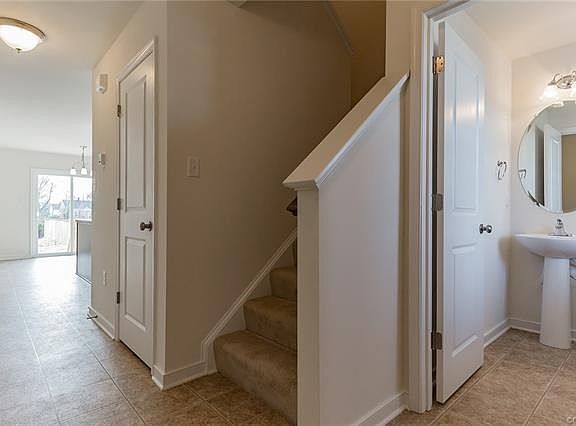 2nd image of 2848 Elkridge Cir