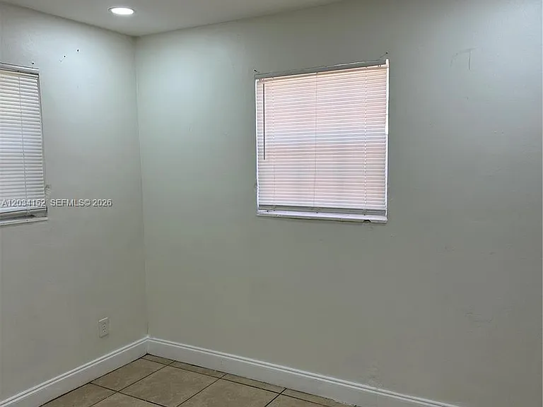 4141 SW 32nd Dr — Photo 5