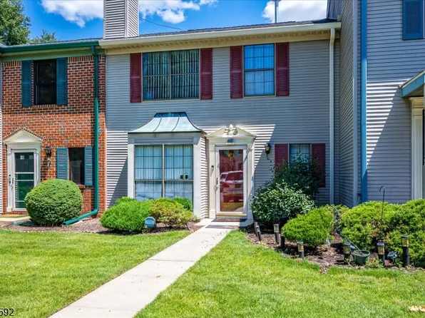 11 Tracy Ct, Franklin Twp., NJ 08823