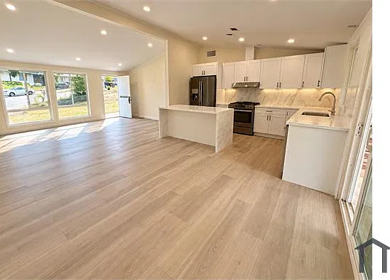 3 bed, 1100 sqft, $4,400 — Photo 1