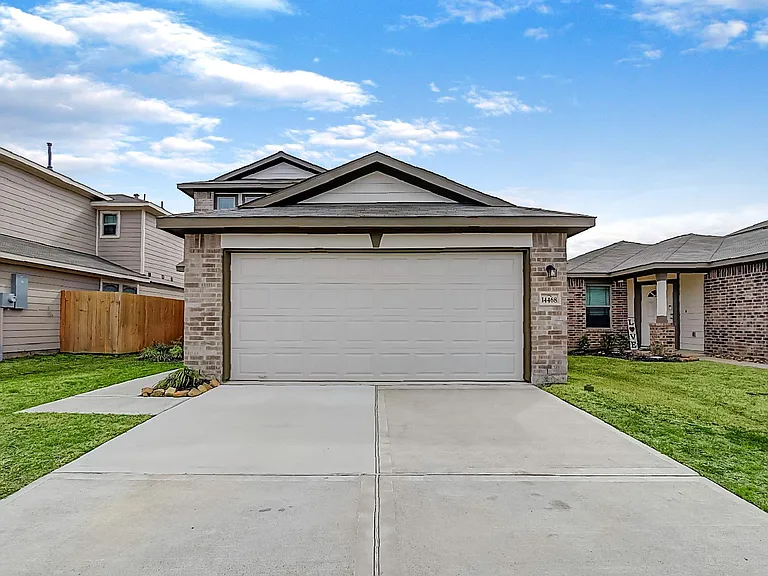14412 Conifer Dr — Photo 2