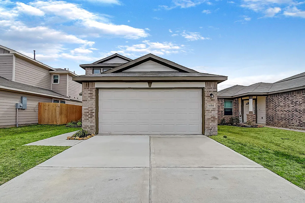 Building Photo - 14421 Conifer Dr
