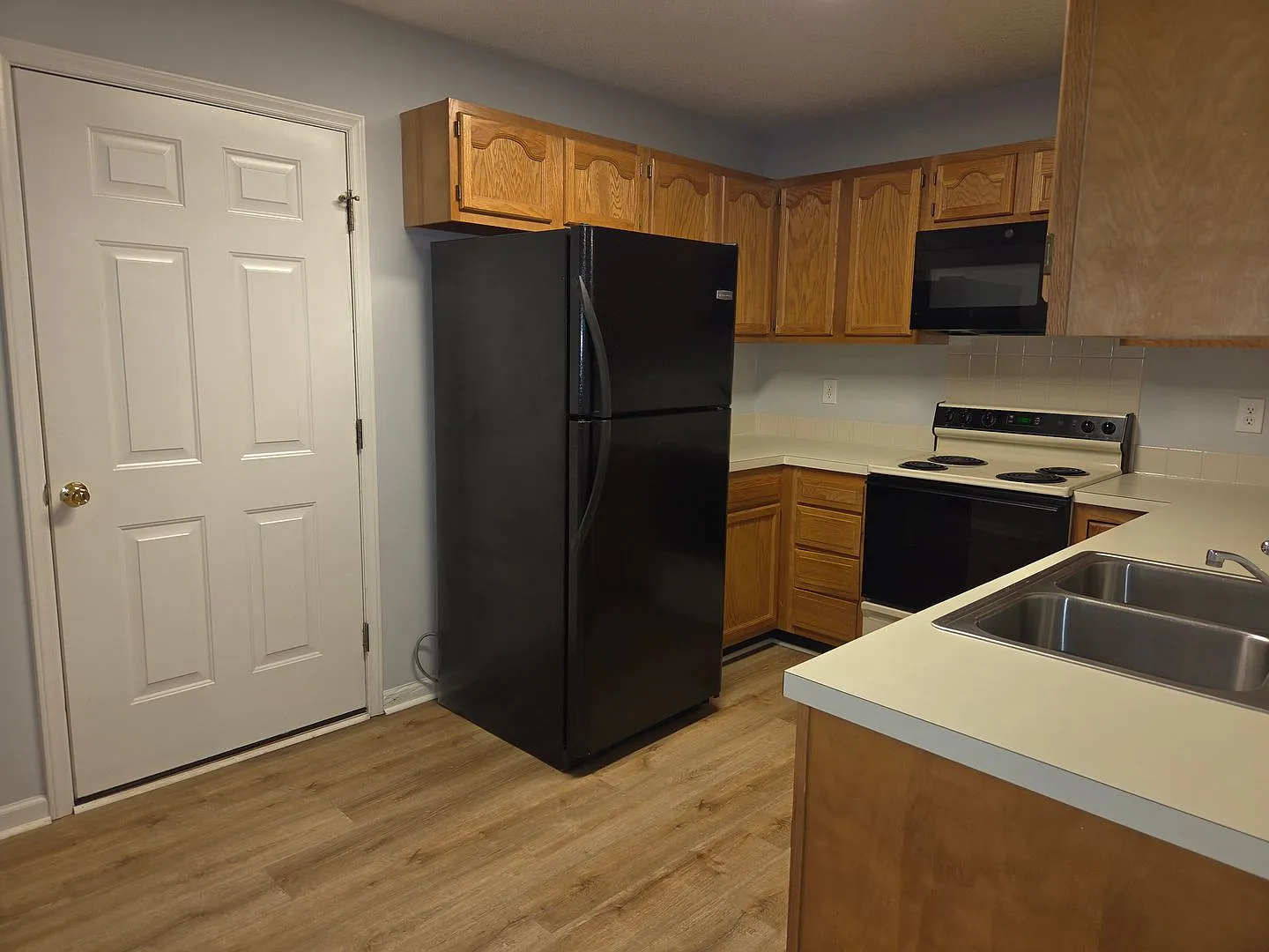 2025 Ardmore Village Lane — Photo 3