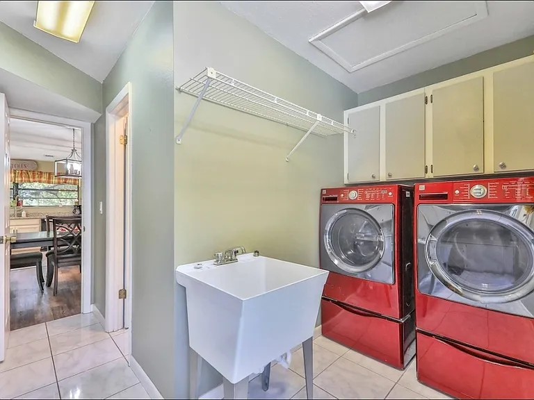 1371 Talbott Cir — Photo 9