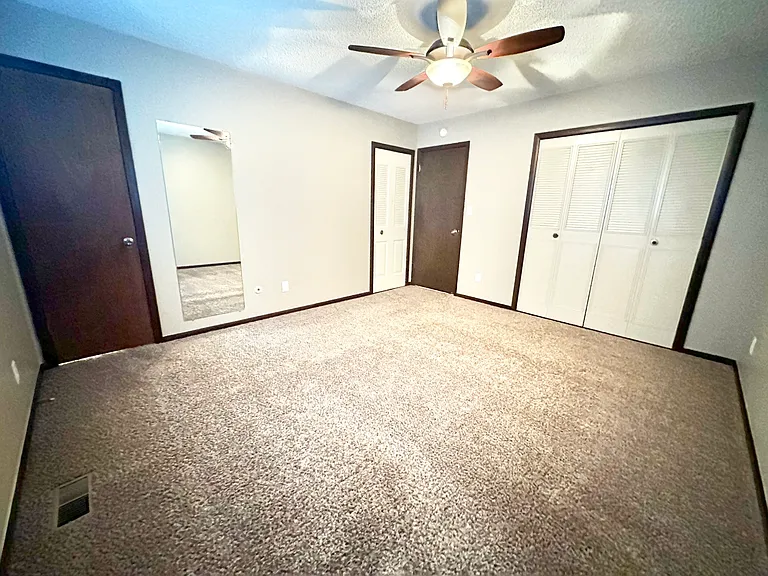 1907 Leicester Way — Photo 13