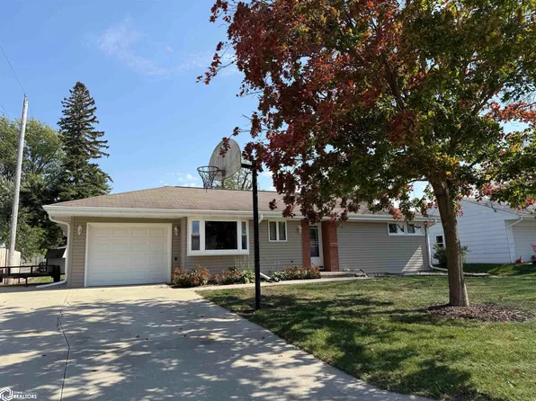 713 4th St NE, Clarion, IA 50525