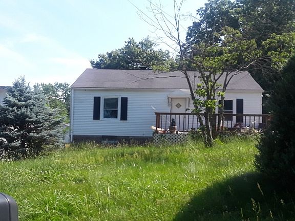 2nd image of 542 Dunn St