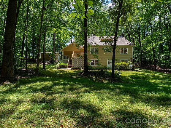 3rd image of 909 Woodland Forest Dr