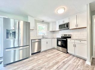 2121 24th St NE, Hickory, NC 28601