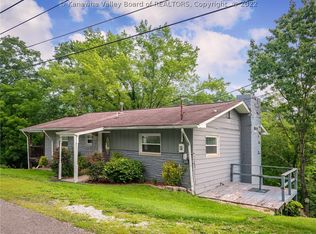 72 Stuart Cir, Hurricane, WV 25526