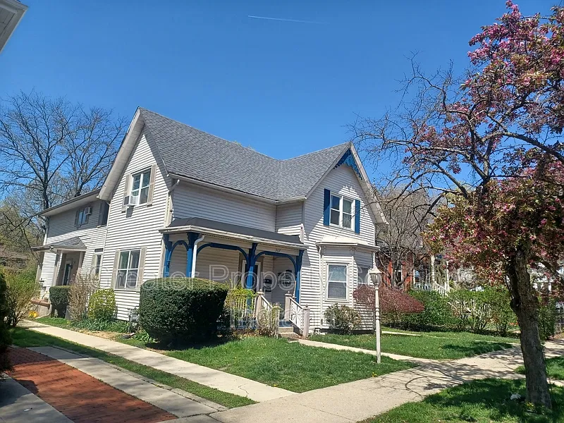 1 bed, 1.0 bath, $850 — Photo 1