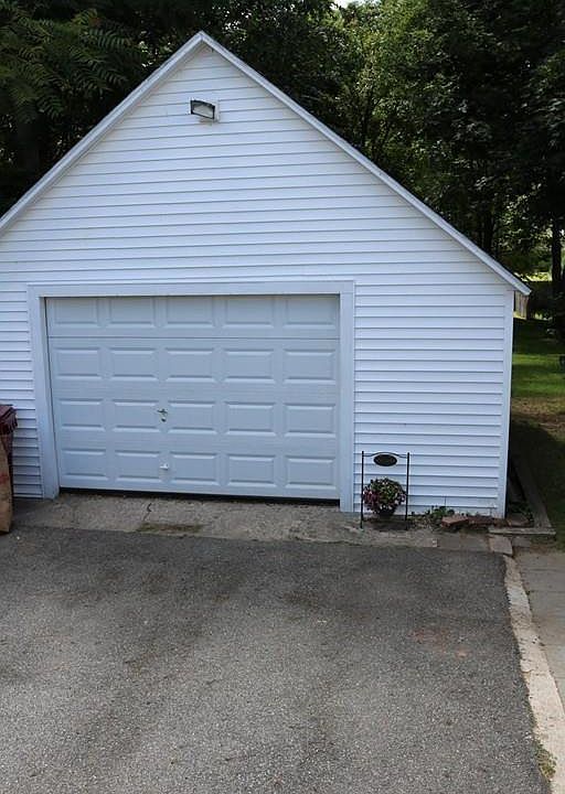 2nd image of 196 Coburn St