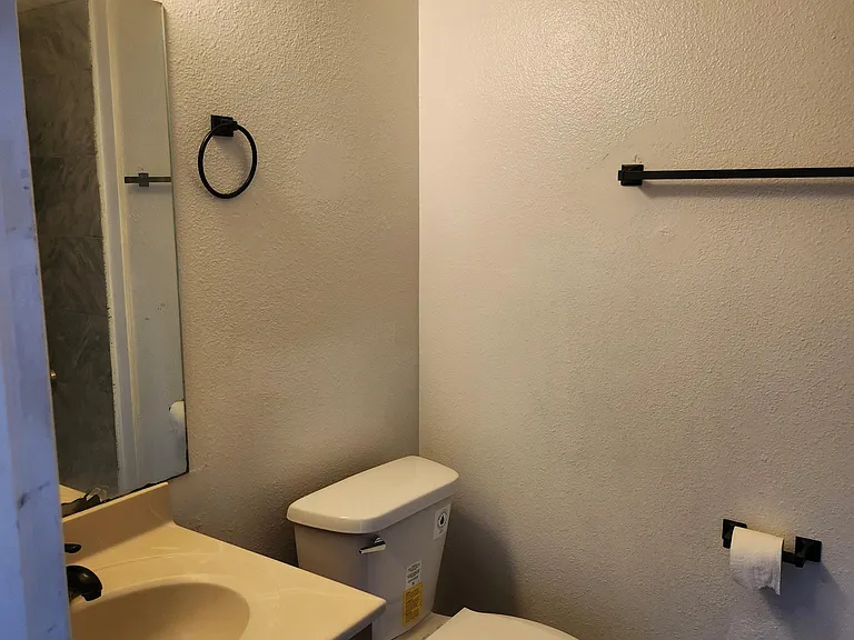 4102 W Colter St — Photo 8