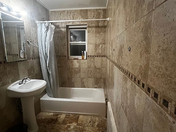 5th image of 1551 Astor Ave Floor 2