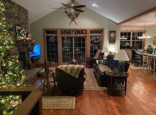 144 Crest Dr, Lake Harmony, PA 18624