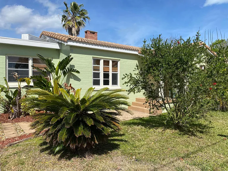 17 Goodall Ave — Photo 1