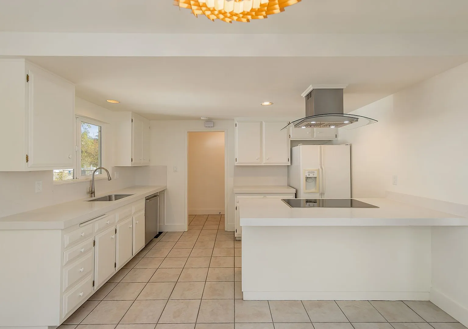 1162 Camille Dr — Photo 3