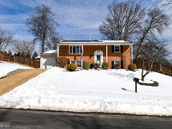 2nd image of 6819 Lavant Dr