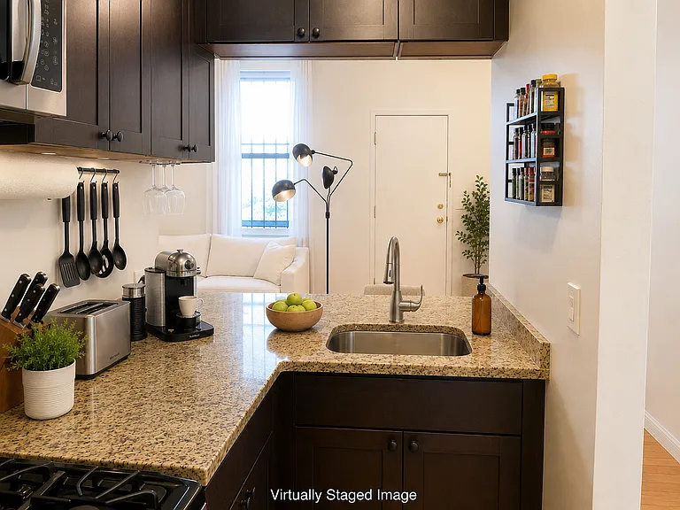 1923 N Sedgwick St #1R — Photo 4