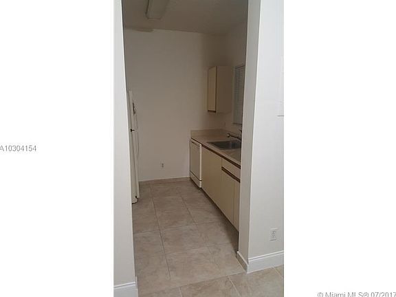 2nd image of 860 Cypress Park Way #D4