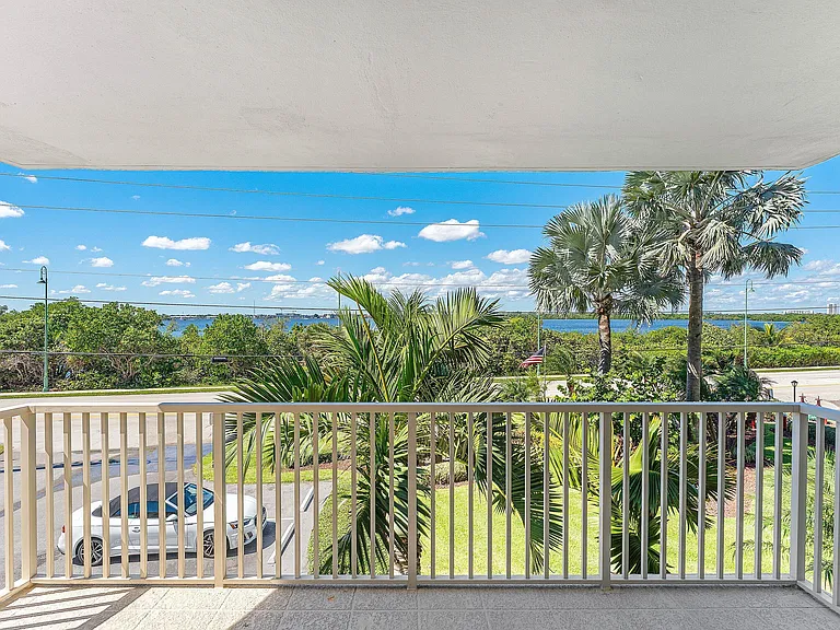 5480 N Ocean Dr #B1C — Photo 24