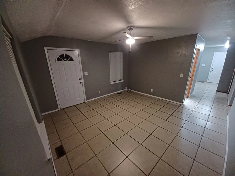 1444 N Sherman Ave — Photo 11