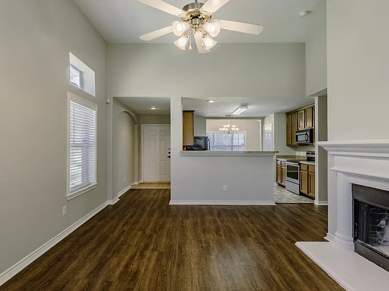 8915 Wild Rose Ln — Photo 14