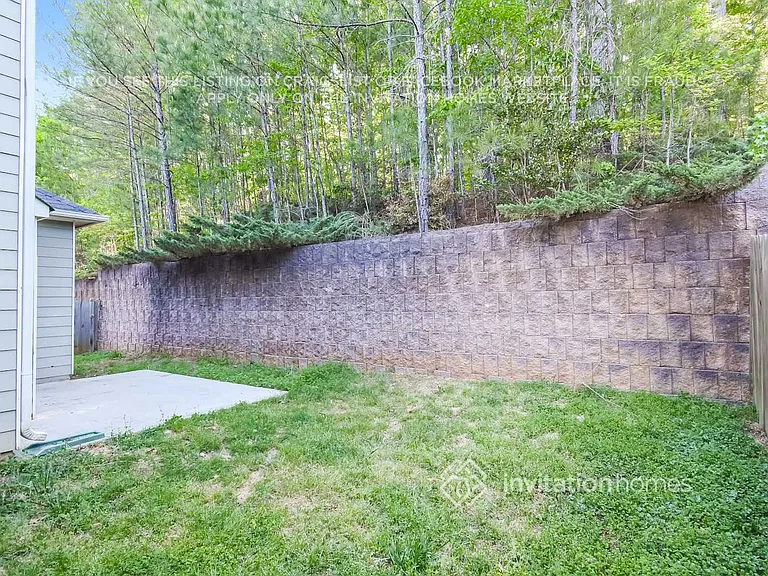 526 Crestmont Ln — Photo 17