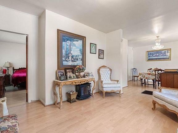 2nd image of 5607 Avenue E