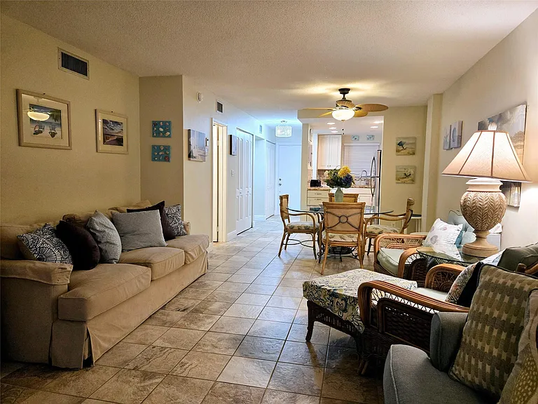 1161 Hillsboro Mile #506 — Photo 38