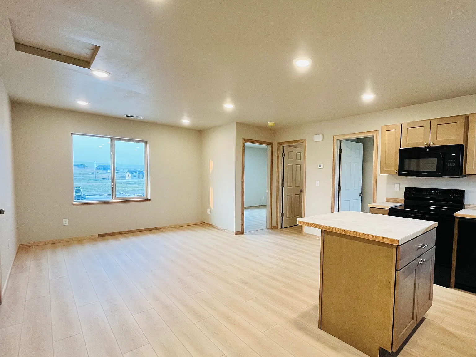 2 bed, 800 sqft, $1,200 — Photo 4