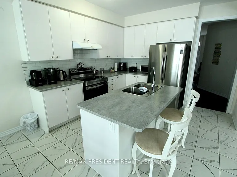 16 Peach St — Photo 5