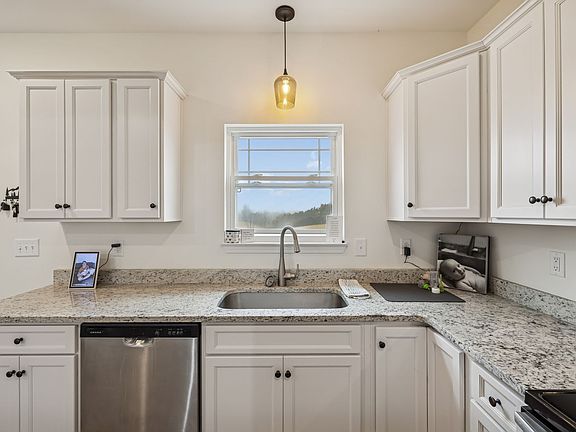 5th image of 1159 Oak Grove Rd