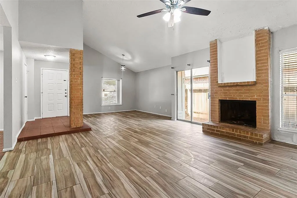 3 bed, 2.0 bath, 1449 sqft, $1,690 — Photo 4