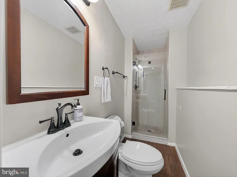 3806 Candlelight Ct — Photo 44