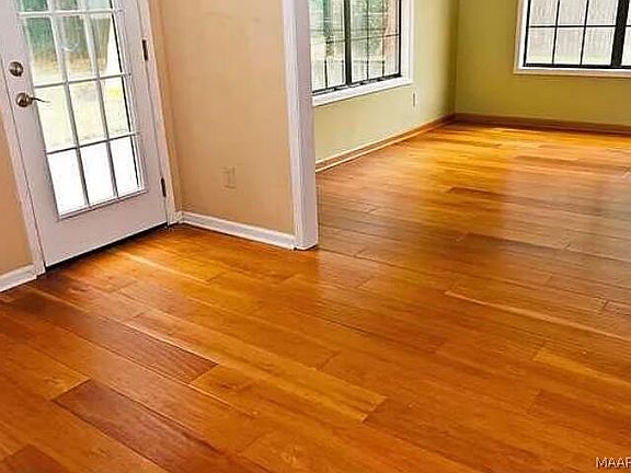 3rd image of 816 Sweet Ridge Rd