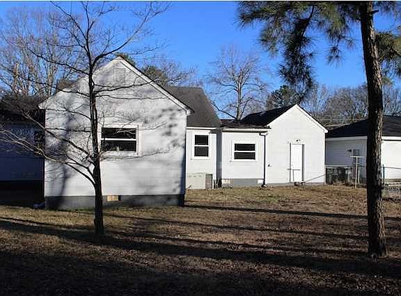 2nd image of 411 N Lovell Ave