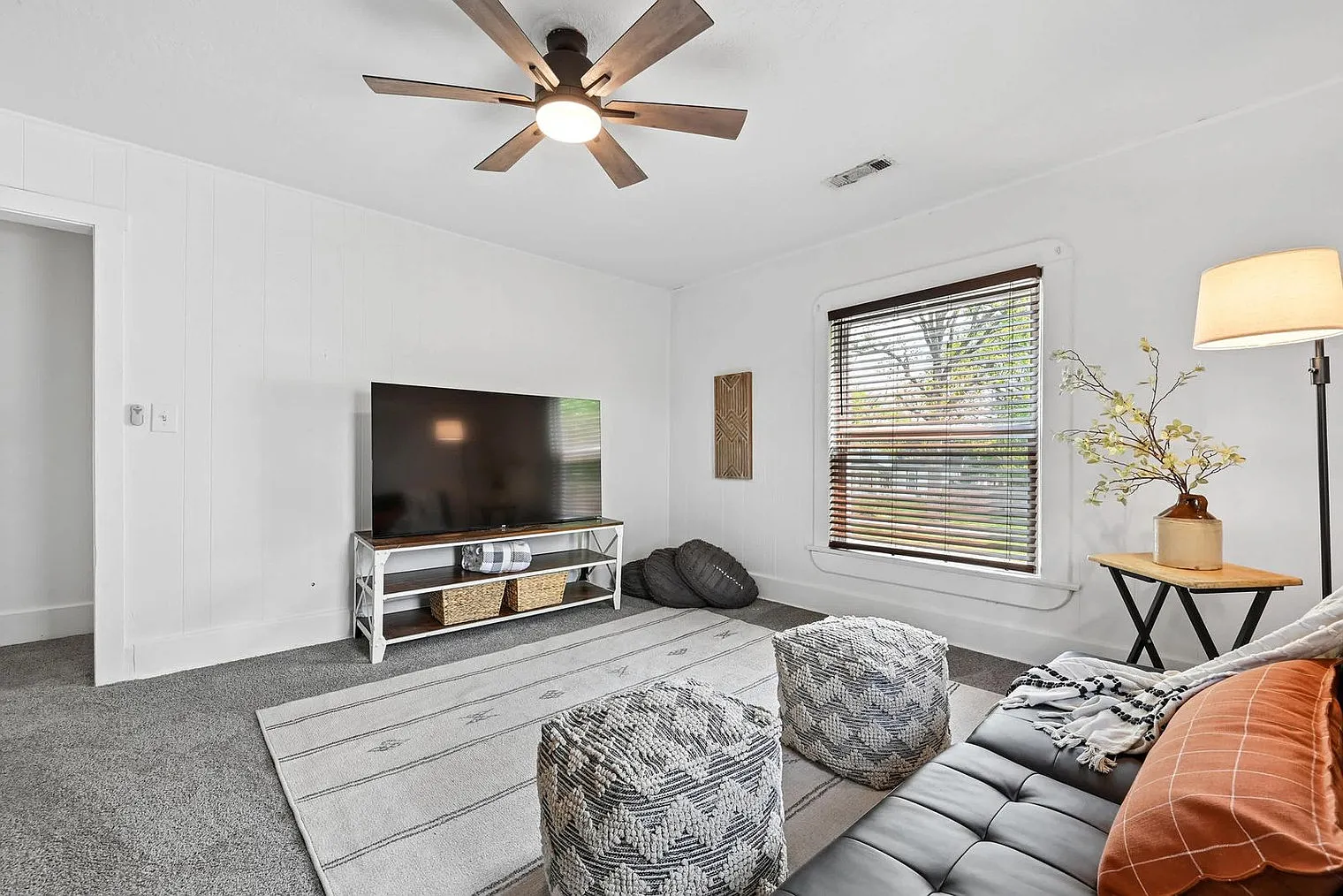 4 bed, 3.0 bath, 2109 sqft, $4,783 — Photo 2